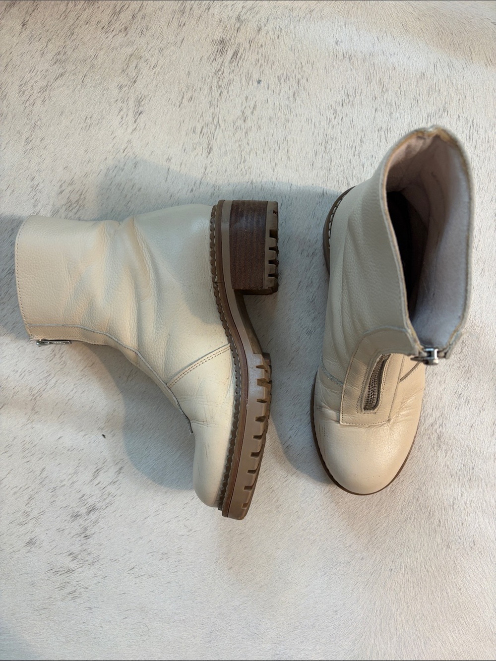 Women's Cream Leather Lug Sole Ankle Boots with Front Zip